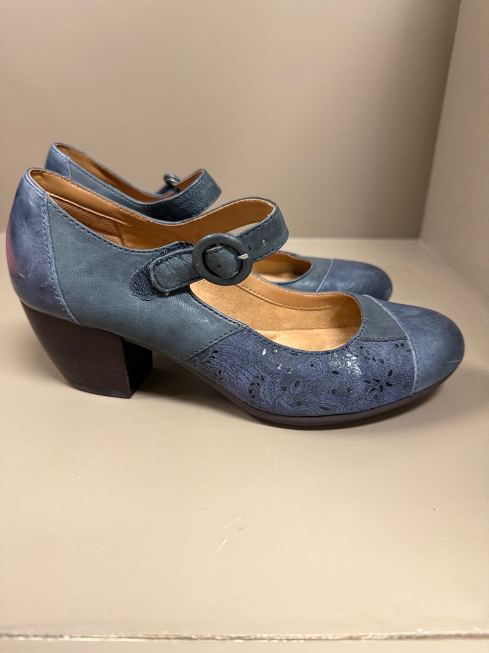 Comfortiva Blue Mary Jane Block Heel Pumps with Floral Details, hook & Loop - Picture 4 of 9